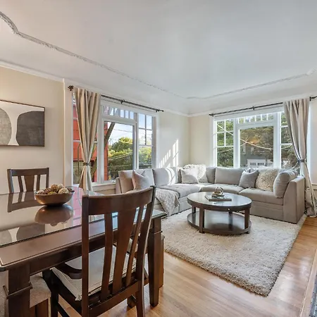 Cozy 2Br Retreat With Parking & Laundry Apartamento